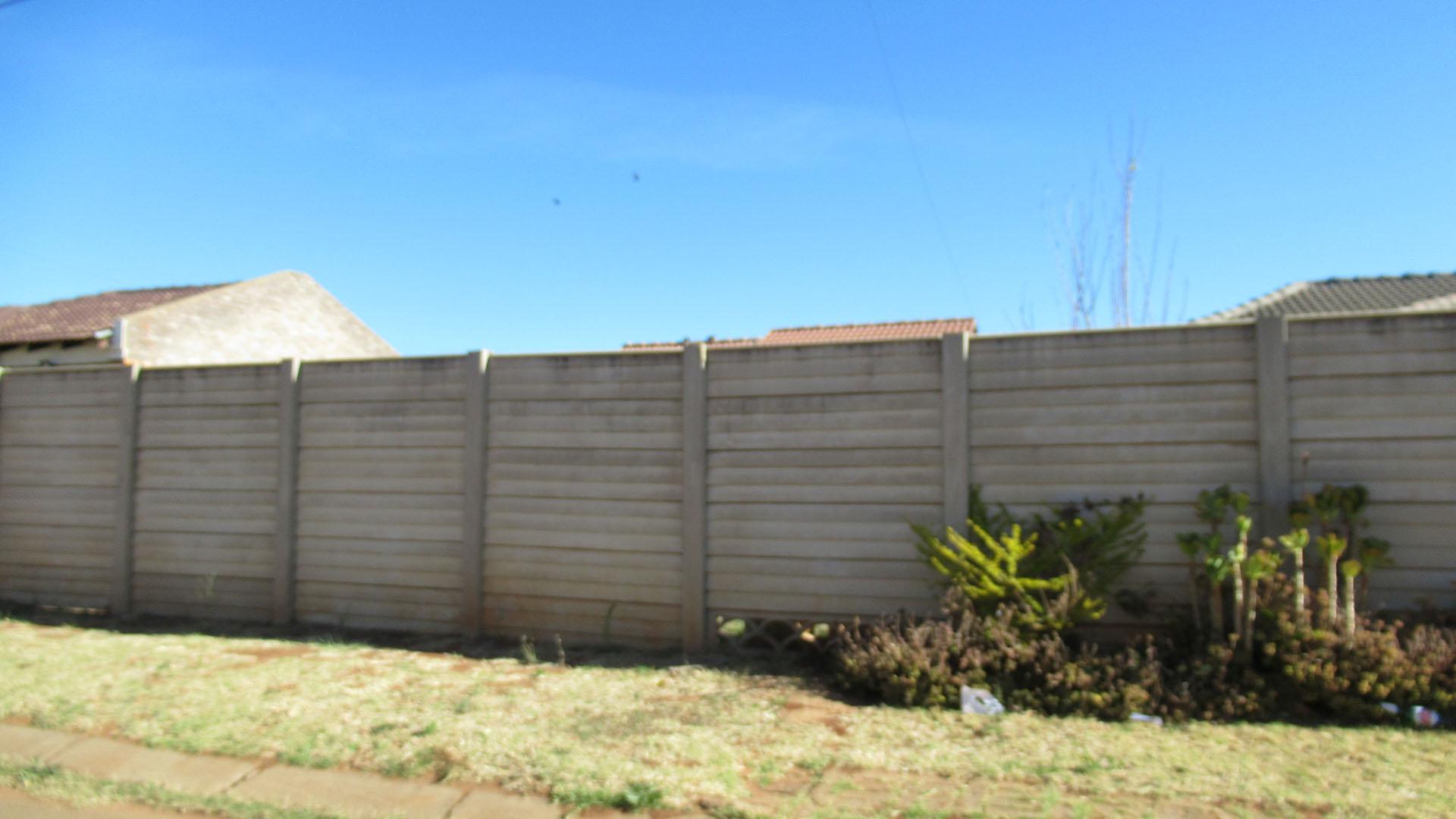 Front View of property in Protea Glen