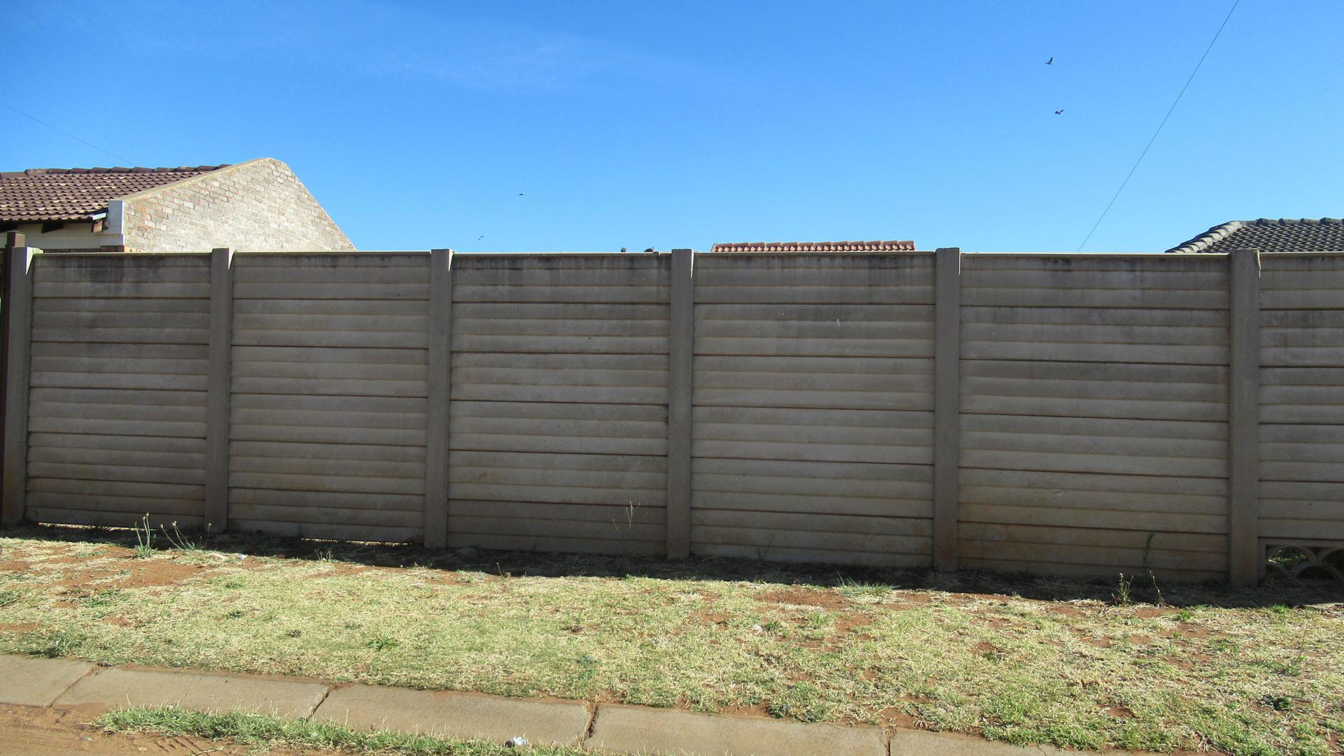 Front View of property in Protea Glen