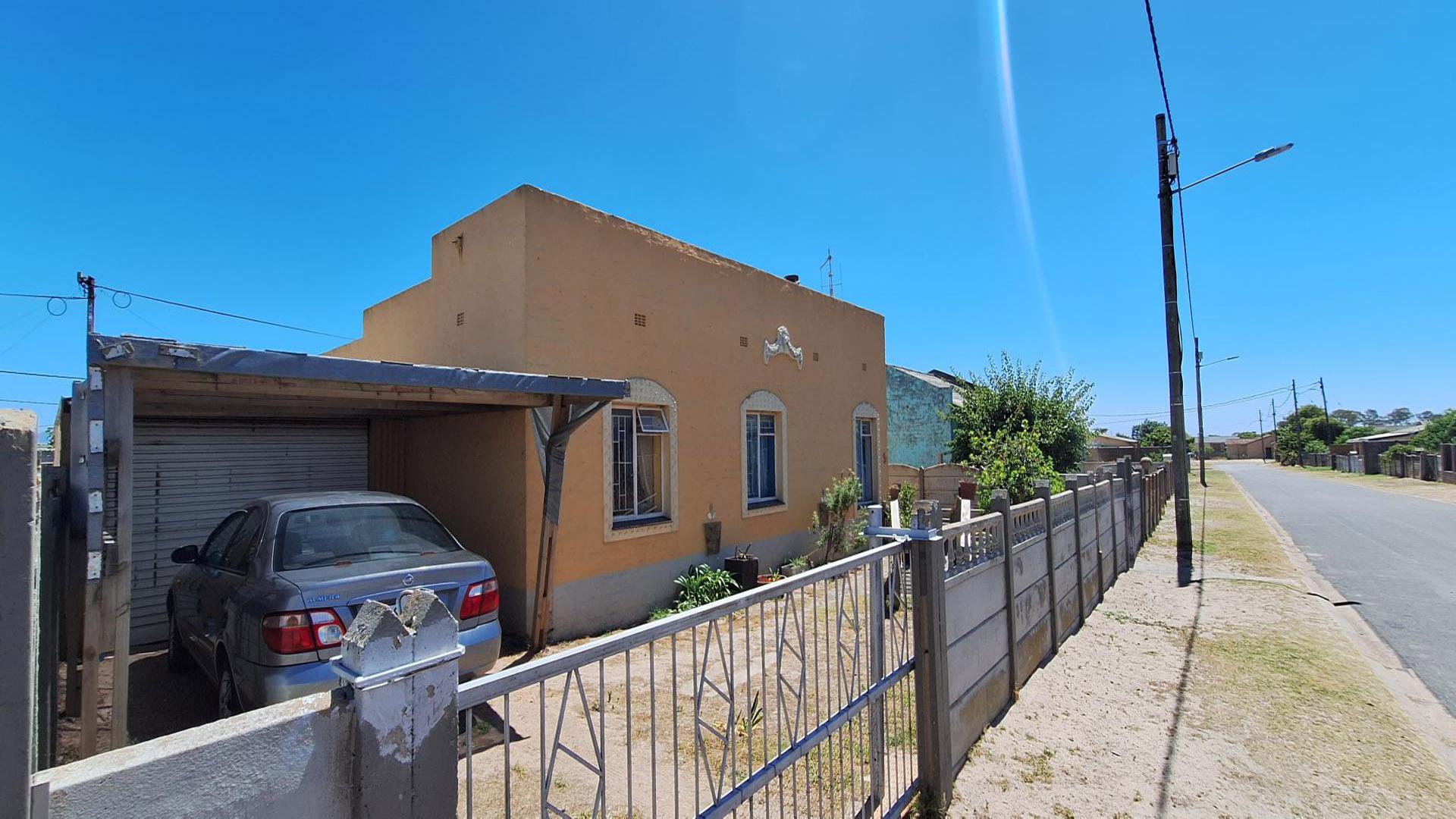 Front View of property in Albertinia