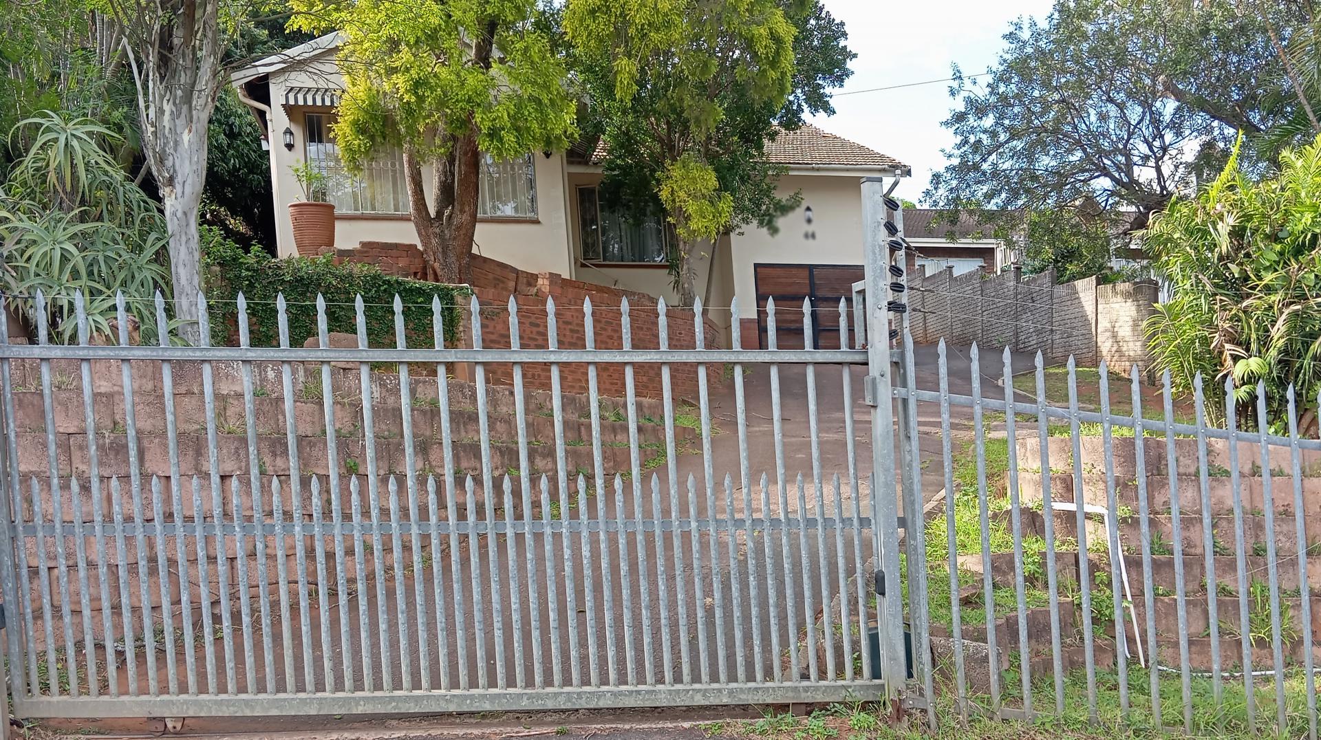 Front View of property in Durban North 