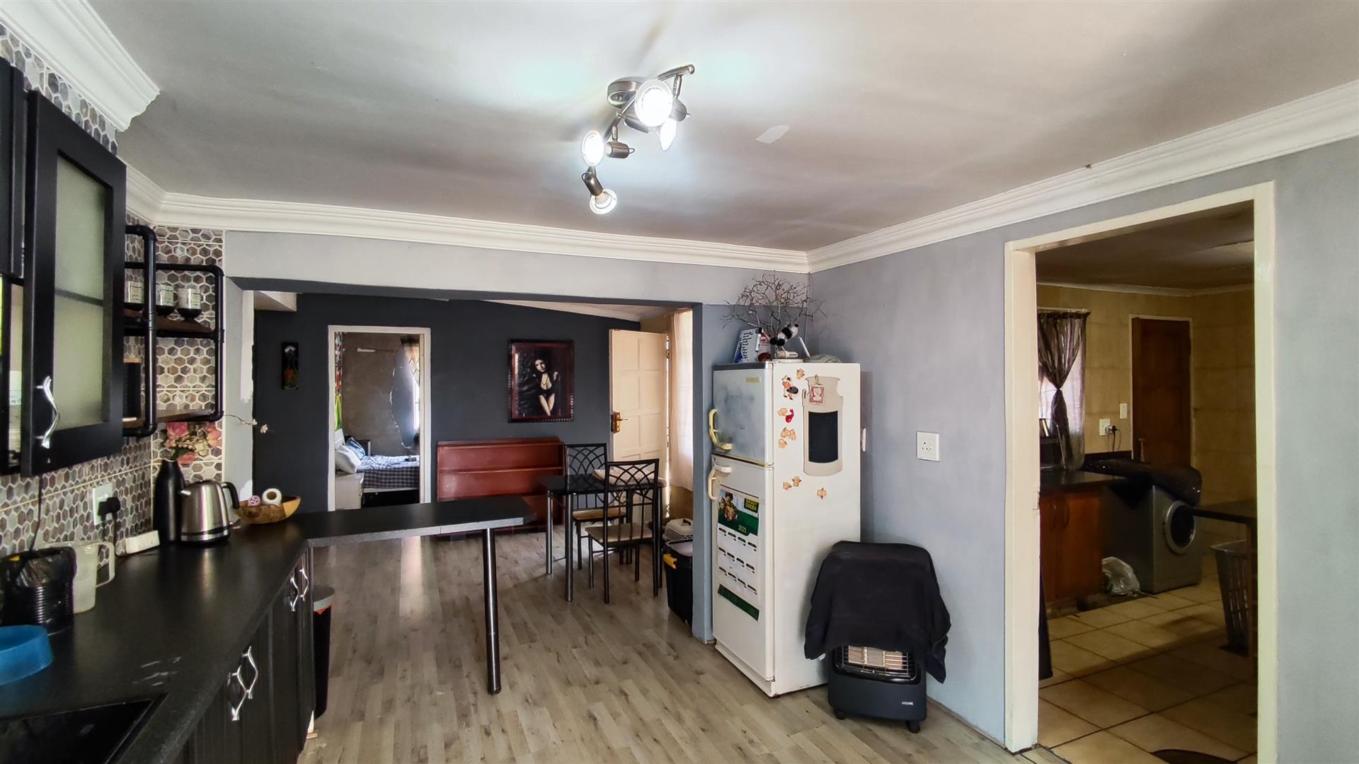 Kitchen - 46 square meters of property in Florentia