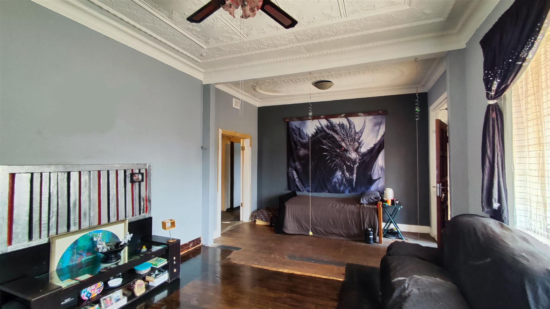 Lounges - 43 square meters of property in Florentia