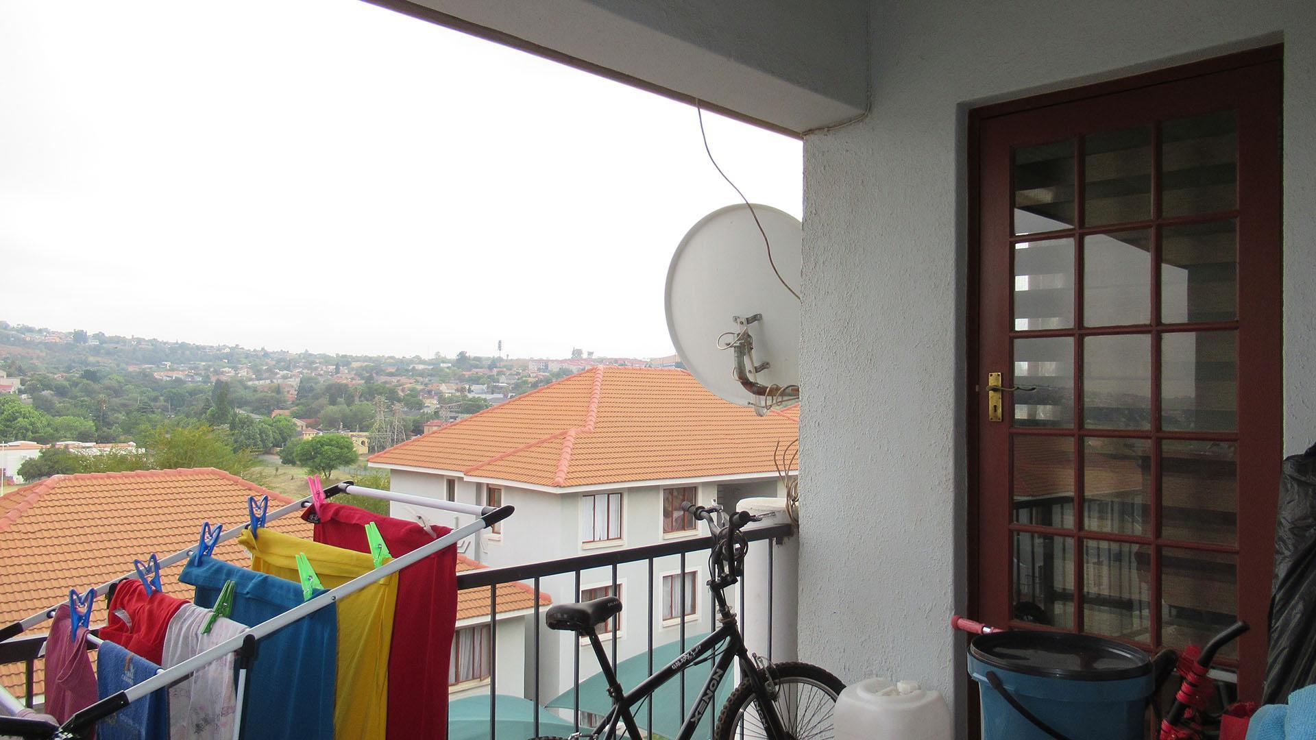 Balcony - 8 square meters of property in Winchester Hills