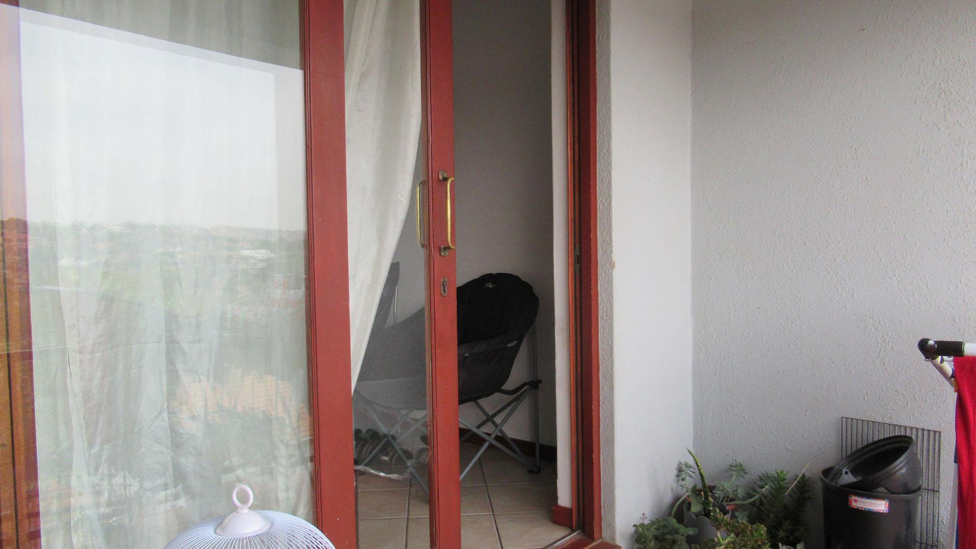 Balcony - 8 square meters of property in Winchester Hills