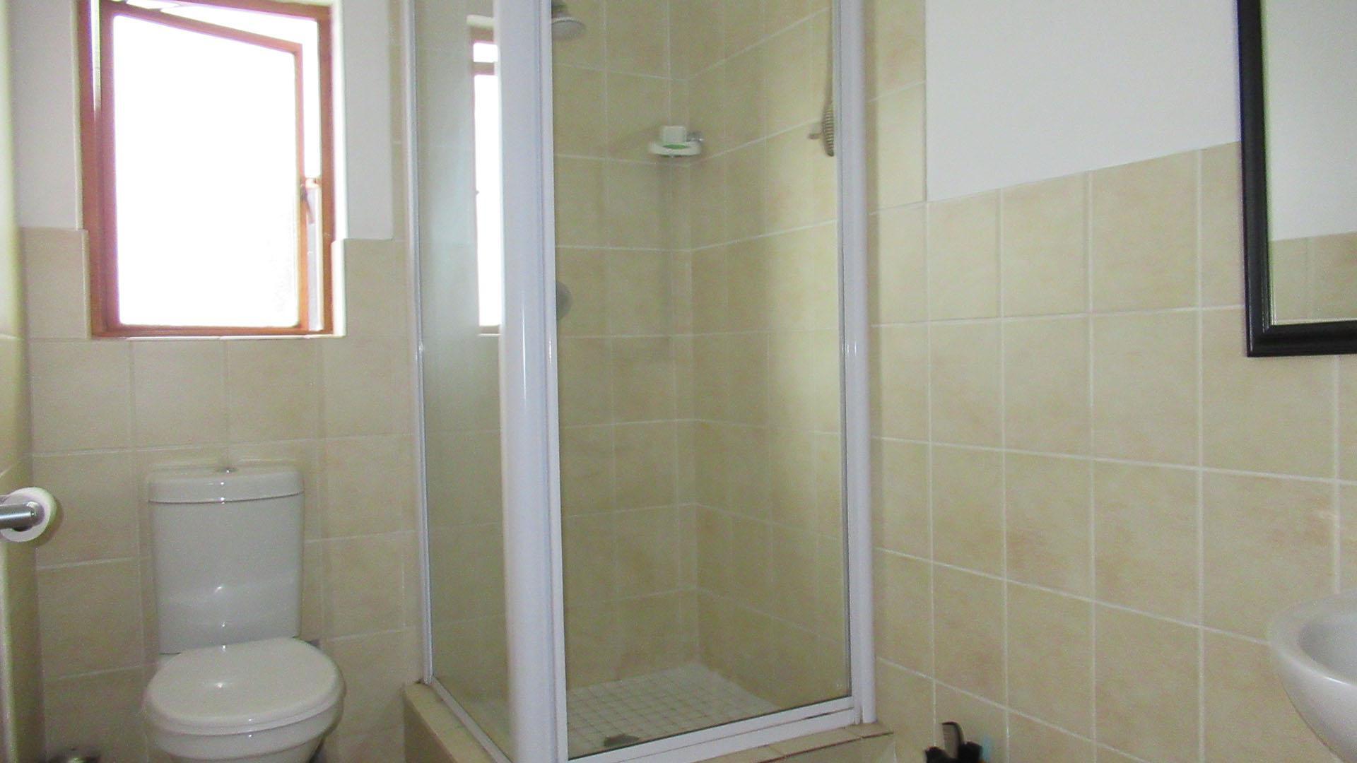 Main Bathroom - 5 square meters of property in Winchester Hills