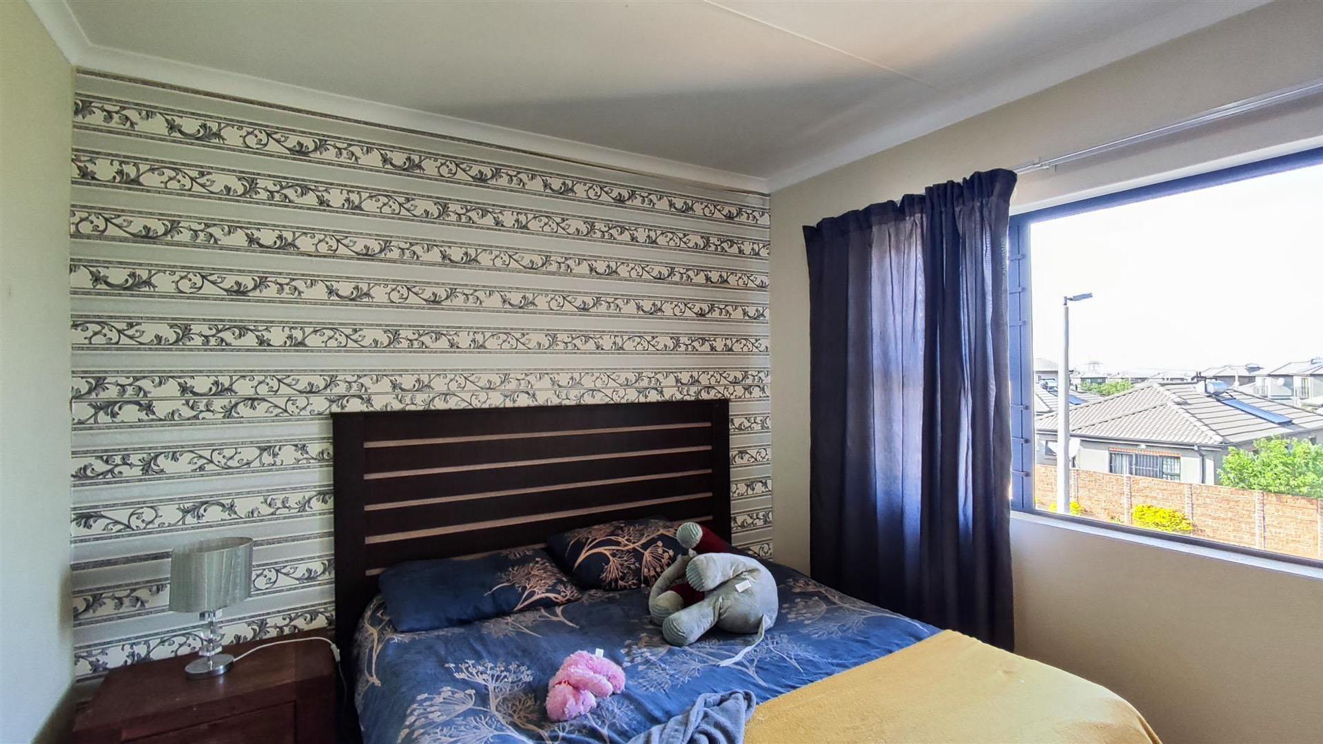 Bed Room 1 - 9 square meters of property in Albertsdal