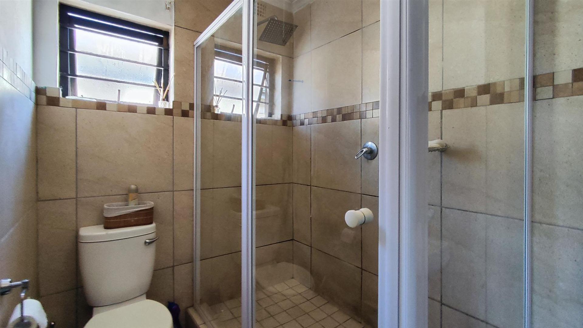 Main Bathroom - 4 square meters of property in Albertsdal