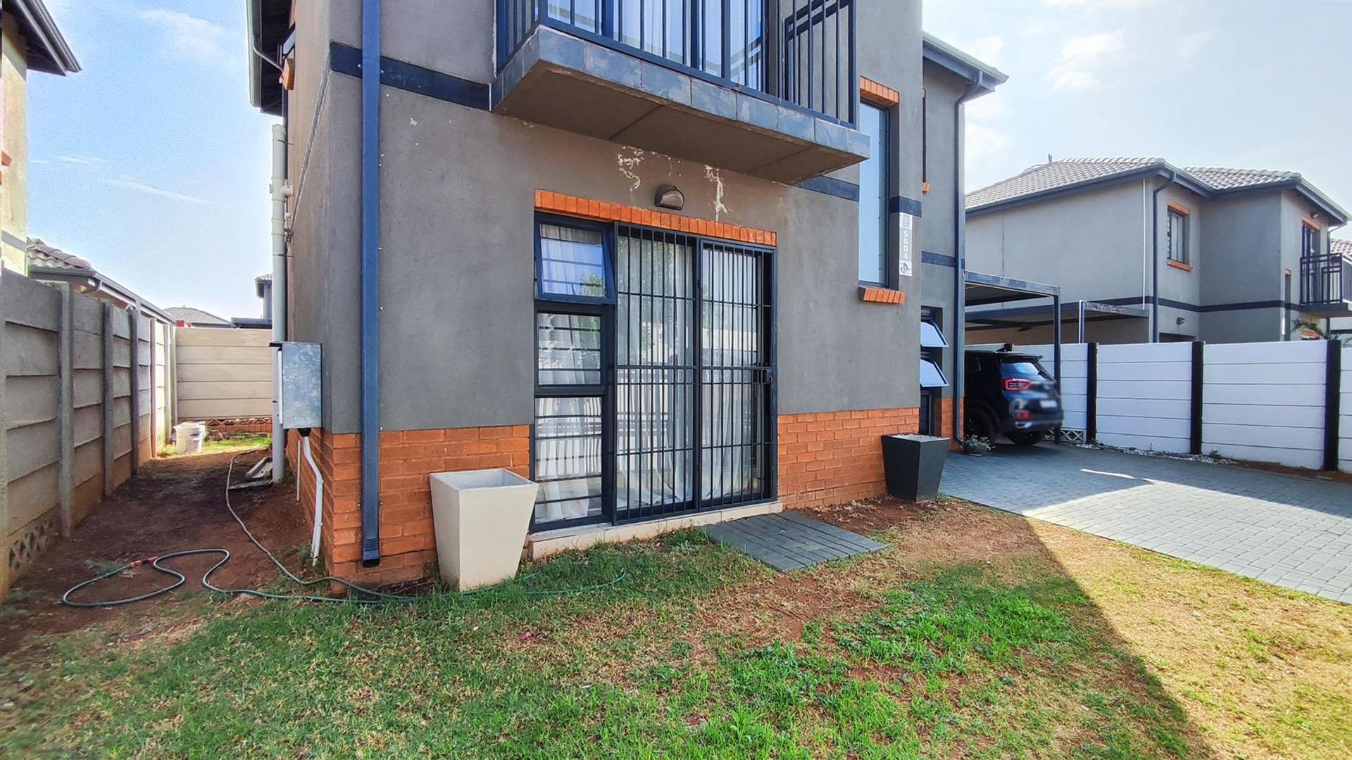 Front View of property in Albertsdal