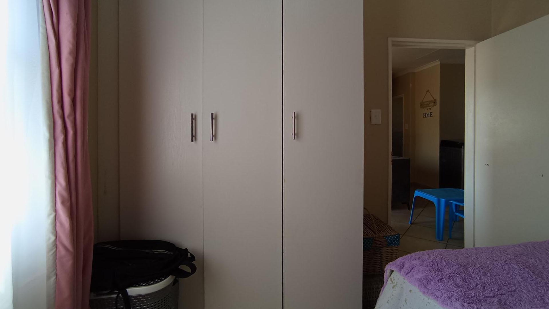 Bed Room 2 - 10 square meters of property in Sagewood