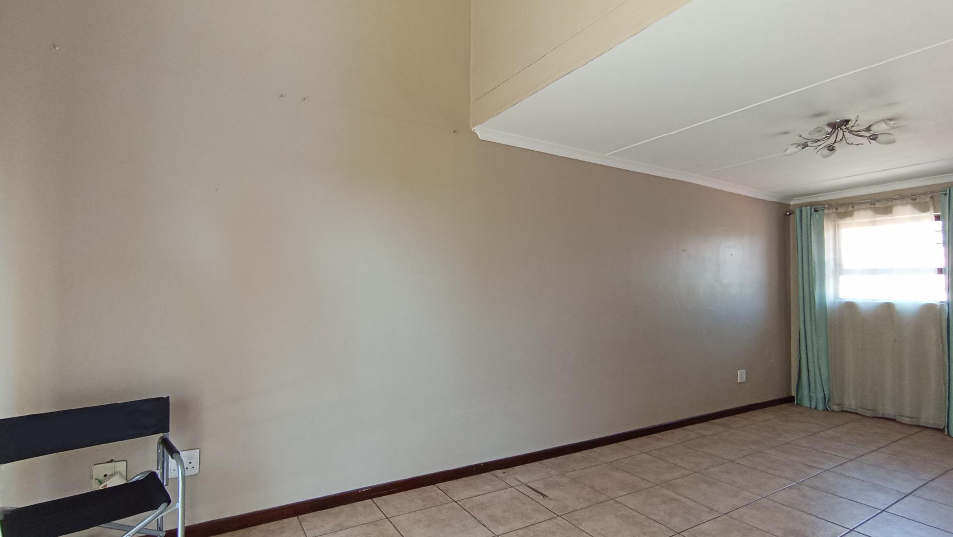 Dining Room - 9 square meters of property in Sunninghill