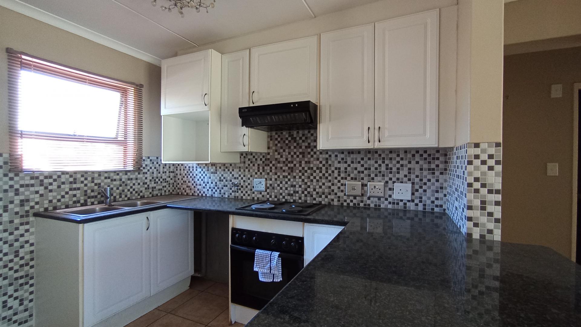 Kitchen - 7 square meters of property in Sunninghill