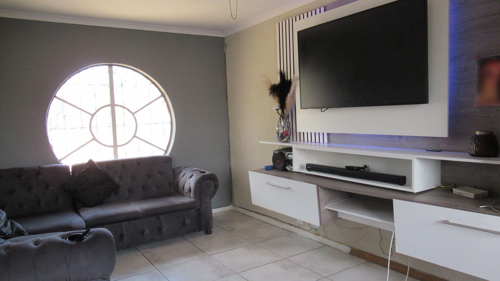 TV Room - 21 square meters of property in Elandspark