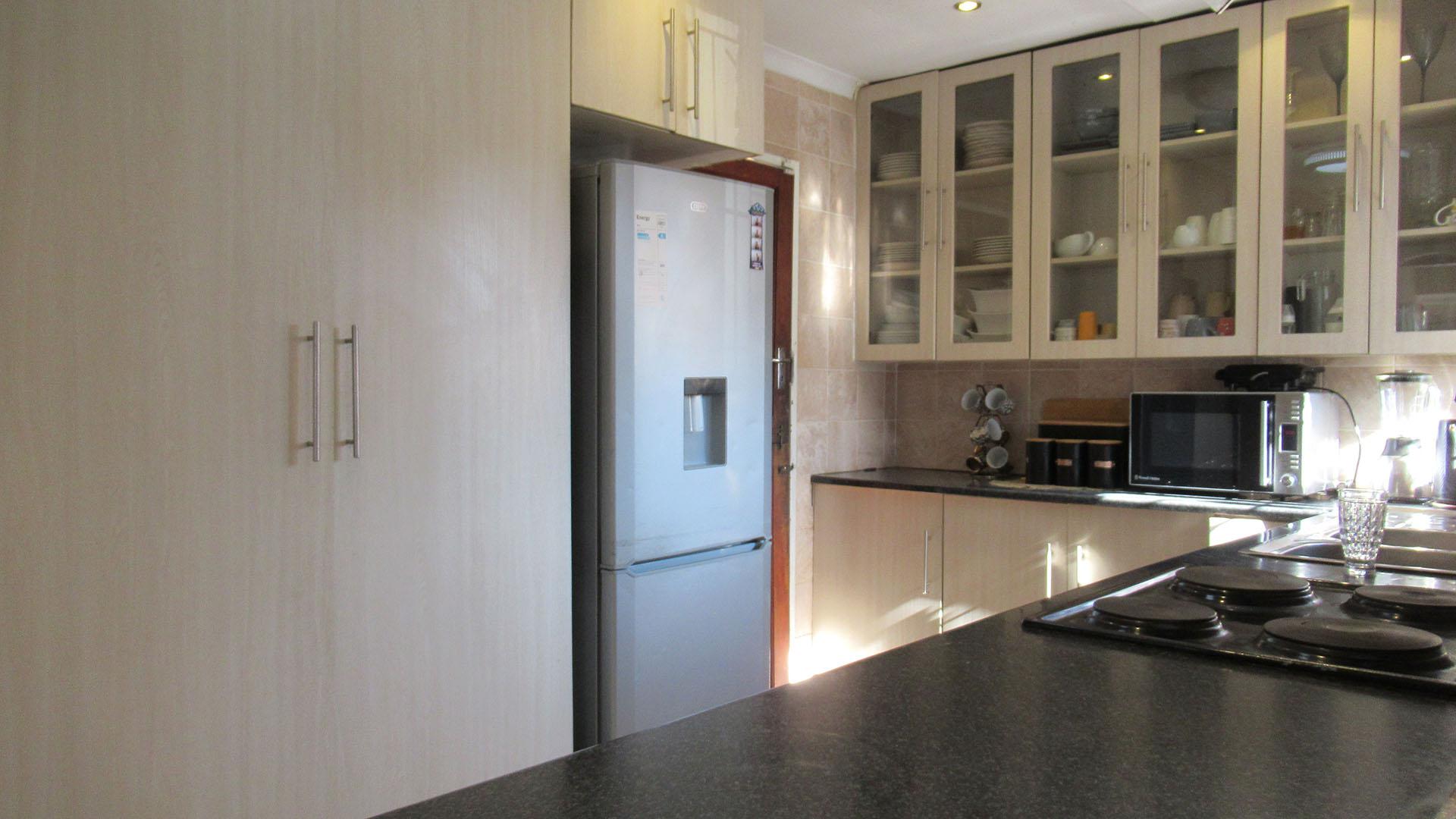 Kitchen - 21 square meters of property in Elandspark