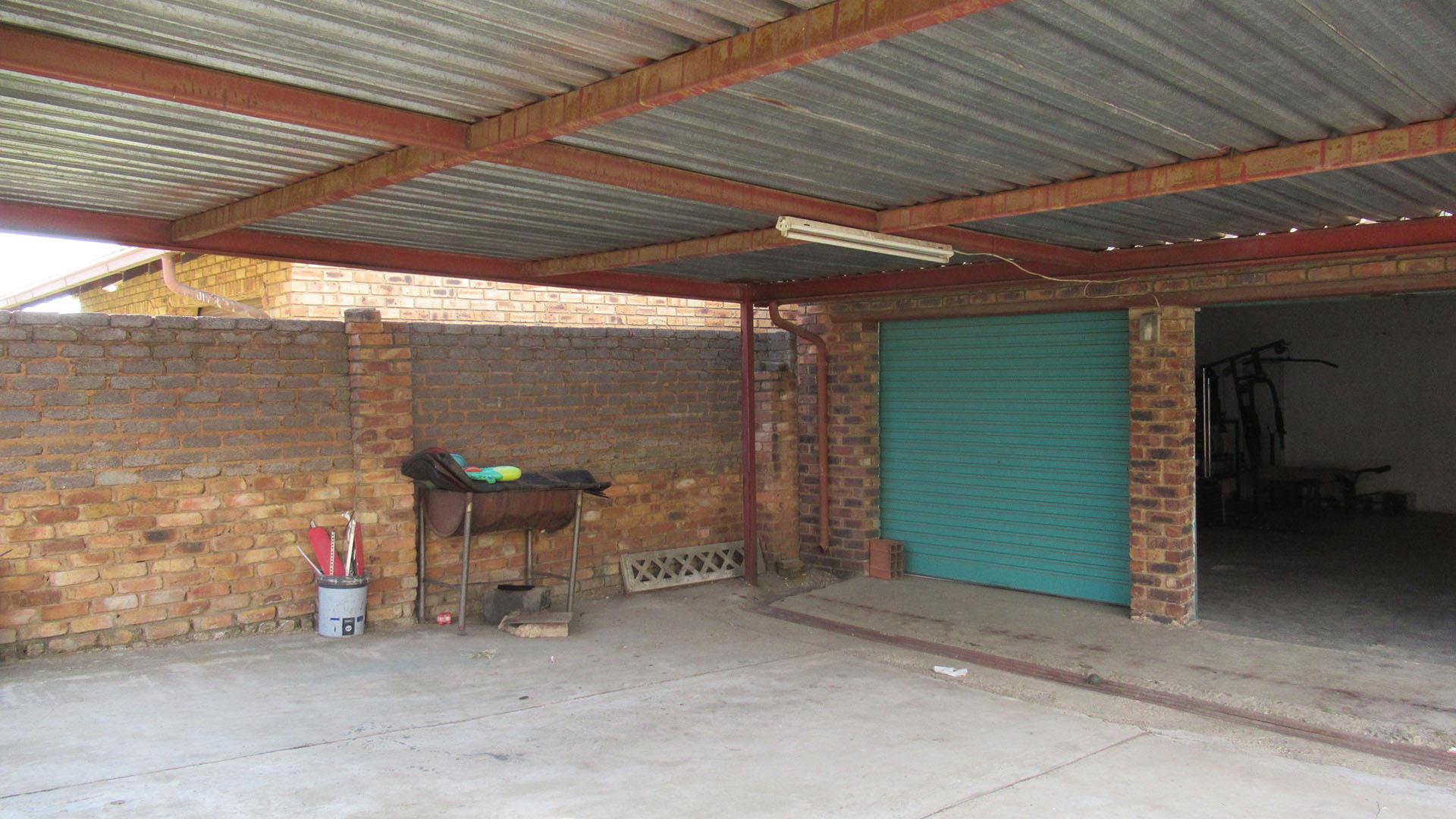 Patio of property in Elandspark