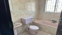 Bathroom 3+ of property in Elandspark