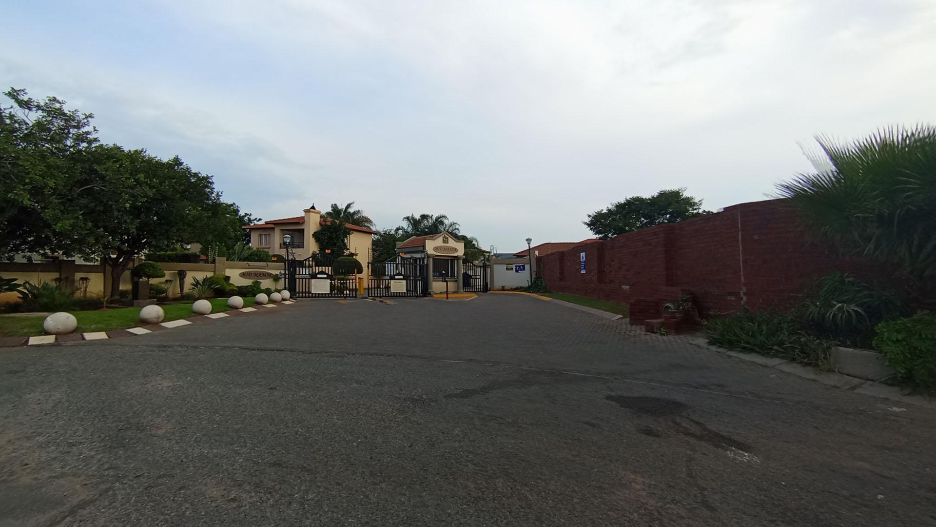 Front View of property in Noordwyk