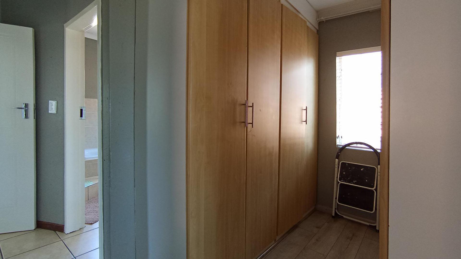 Main Bedroom - 24 square meters of property in Noordwyk