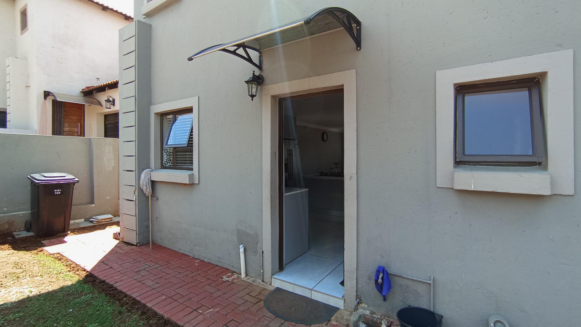 Front View of property in Noordwyk