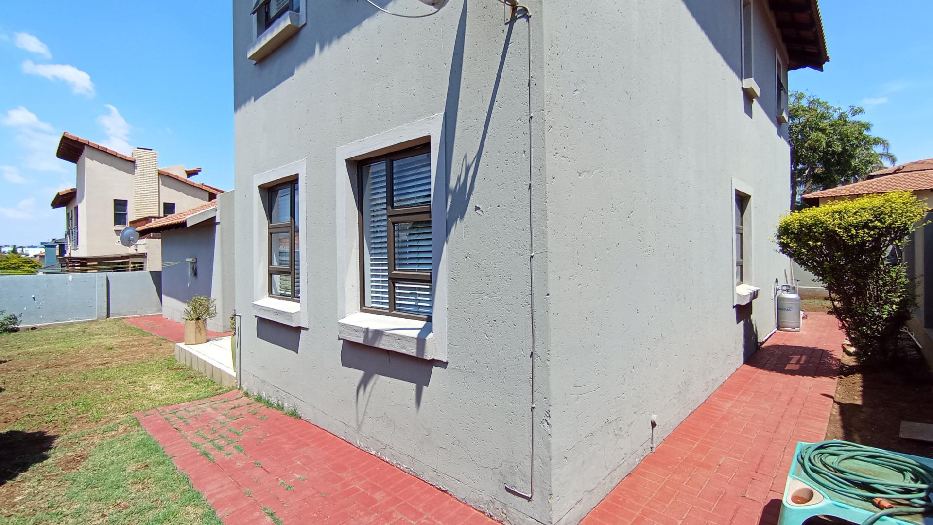 Backyard of property in Noordwyk