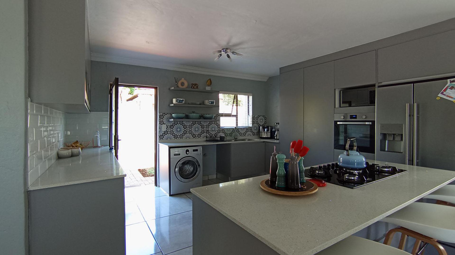 Kitchen - 16 square meters of property in Noordwyk