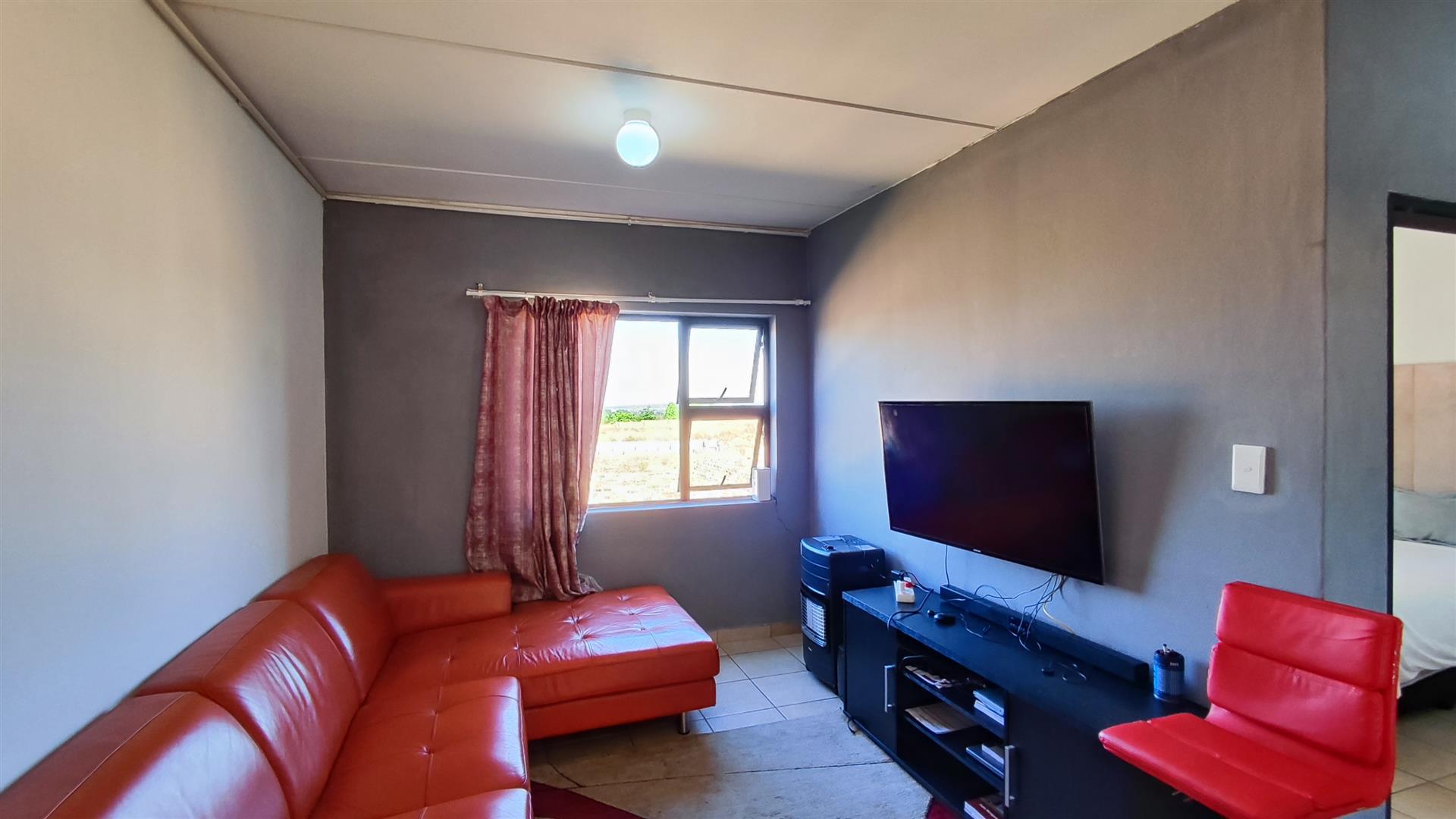 Lounges - 12 square meters of property in Witfield