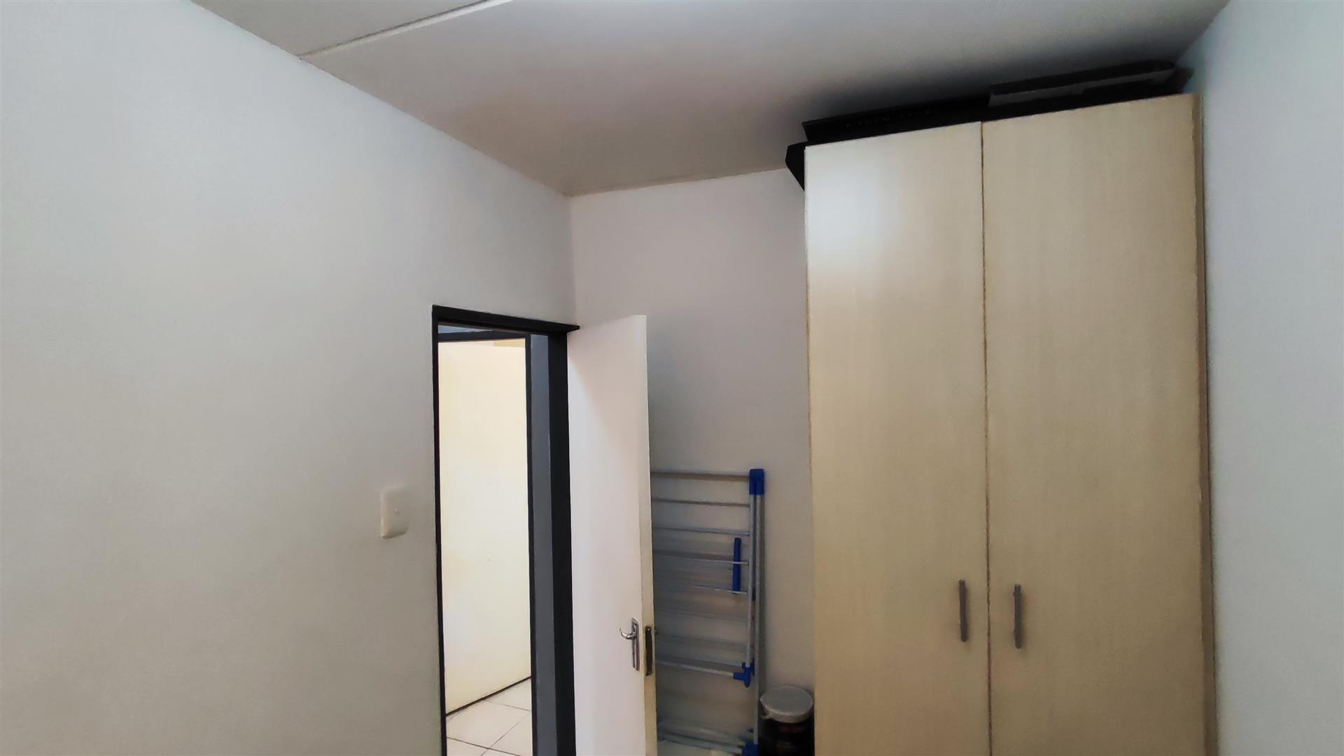 Bed Room 1 - 8 square meters of property in Witfield