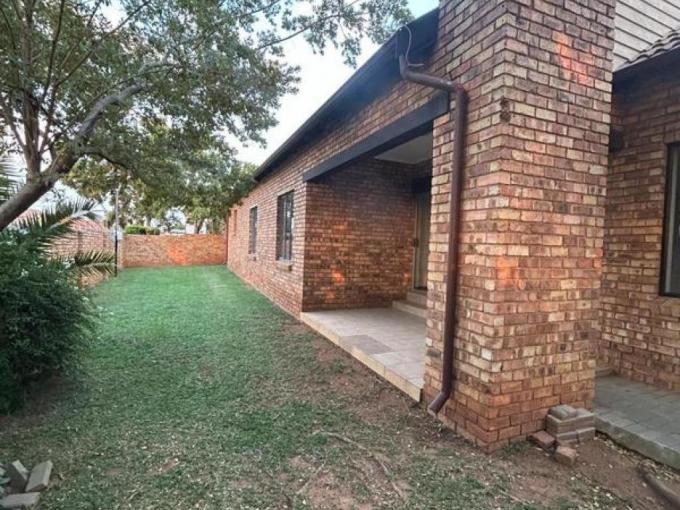 Simplex to Rent in Brookelands Lifestyle Estate - Property to rent - MR693224