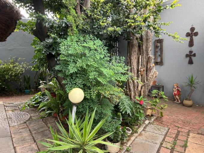 4 Bedroom House to Rent in Rooihuiskraal - Property to rent - MR693225