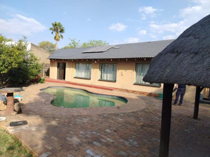 4 Bedroom House for Sale For Sale in Brakpan - MR693240