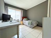  of property in Die Hoewes