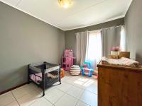  of property in Die Hoewes