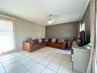  of property in Die Hoewes
