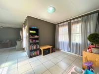  of property in Die Hoewes