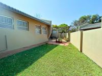  of property in Die Hoewes