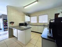  of property in Die Hoewes