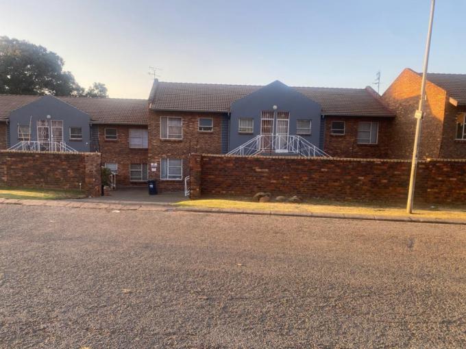 2 Bedroom Simplex for Sale For Sale in Naturena - MR693294