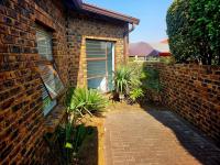  of property in Liefde en Vrede