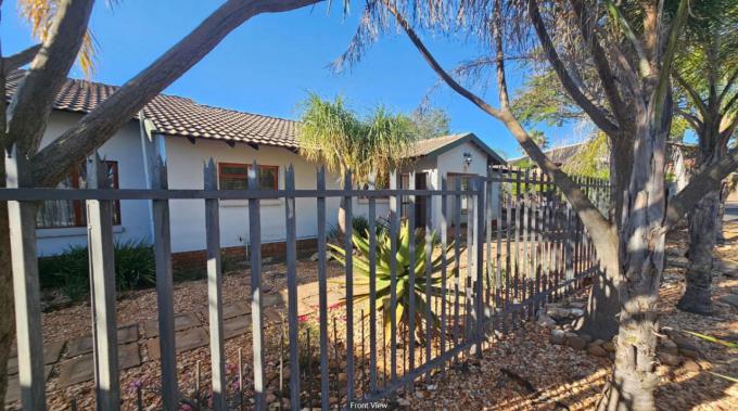 3 Bedroom House for Sale For Sale in Bendor - MR693311