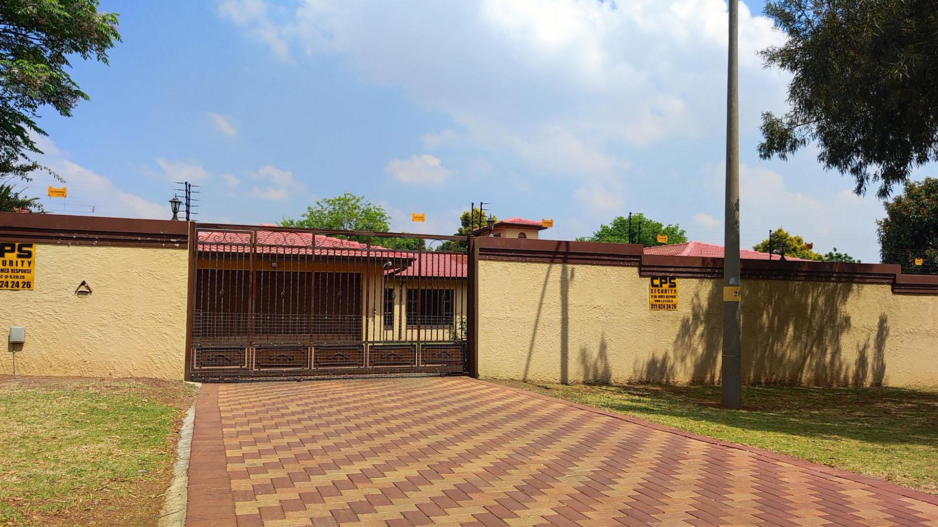 Front View of property in Brackenhurst