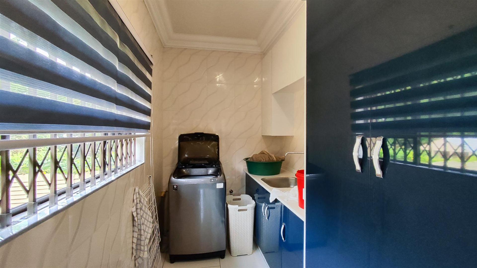 Scullery - 12 square meters of property in Brackenhurst