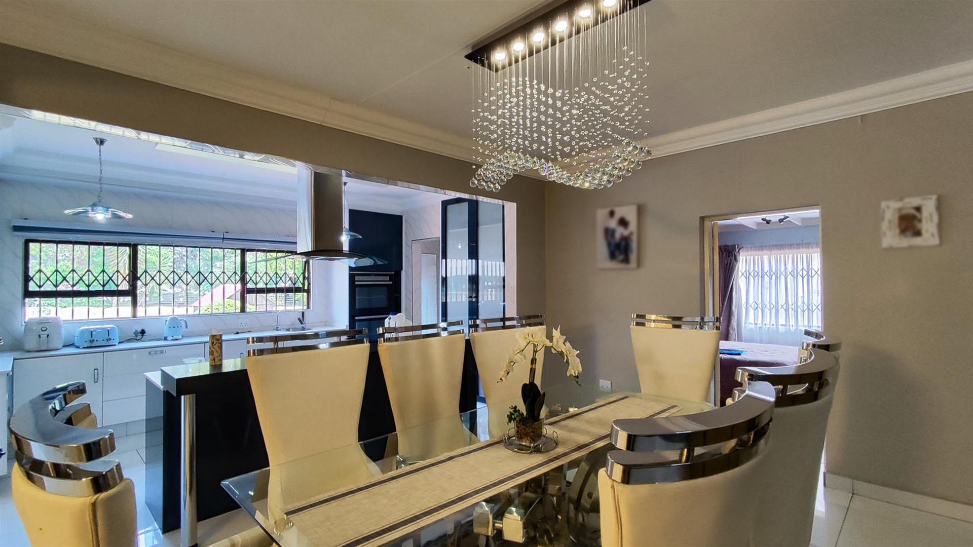 Dining Room - 8 square meters of property in Brackenhurst