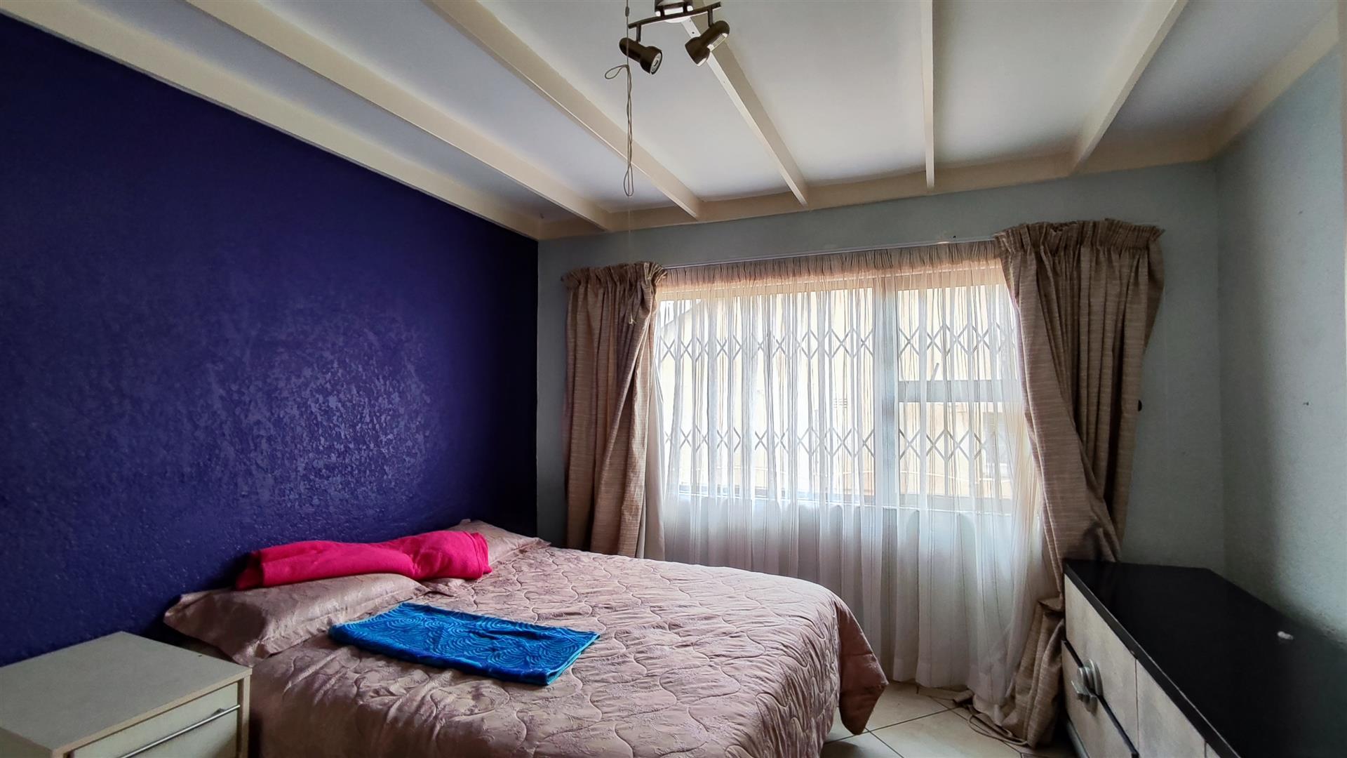 Bed Room 1 - 9 square meters of property in Brackenhurst