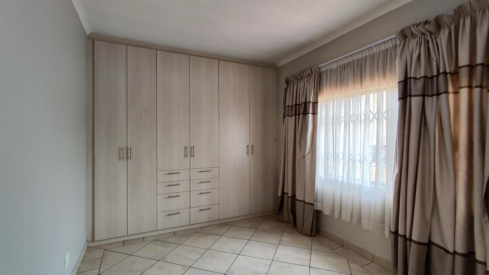 Bed Room 3 - 10 square meters of property in Brackenhurst