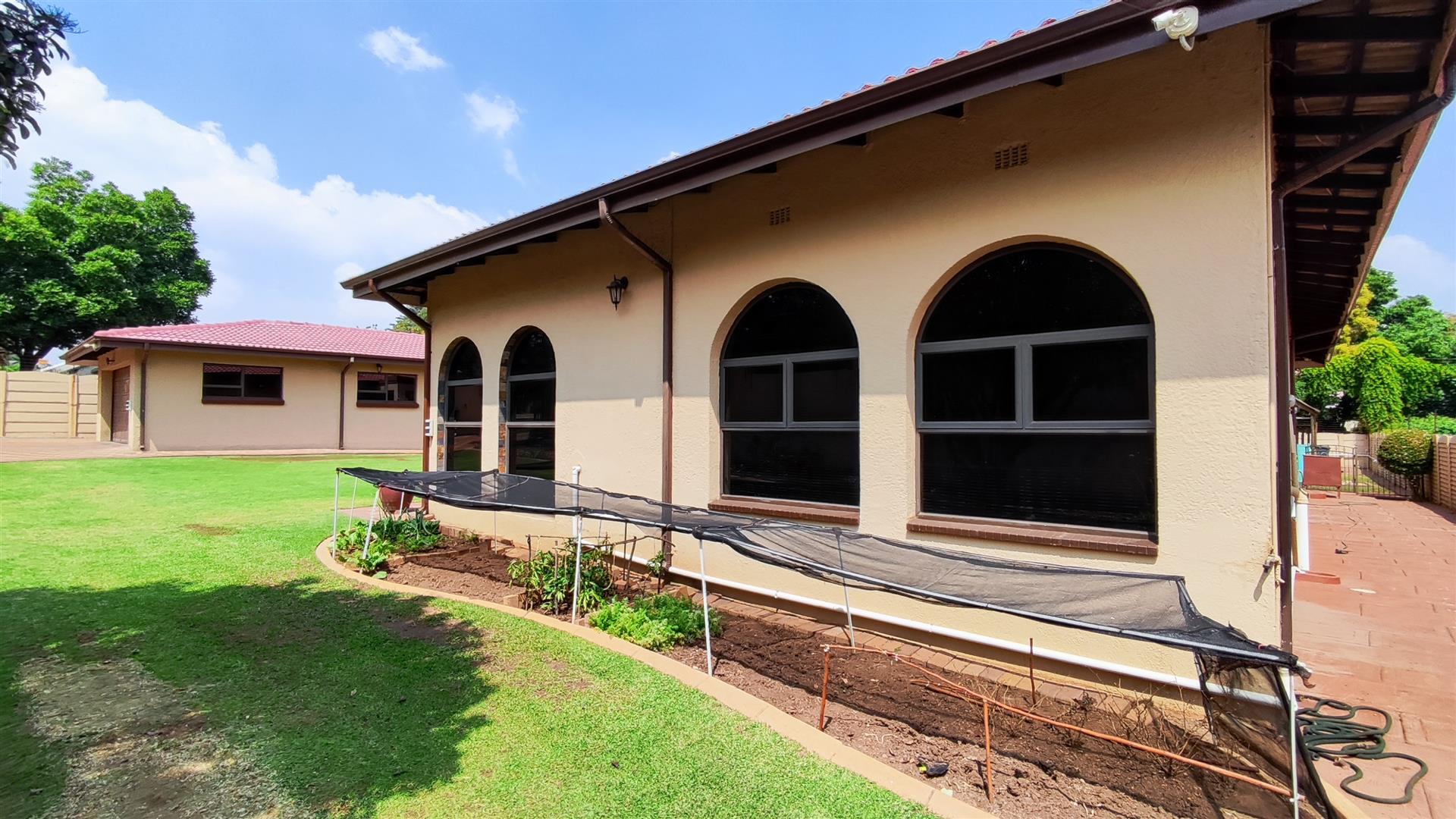 Front View of property in Brackenhurst