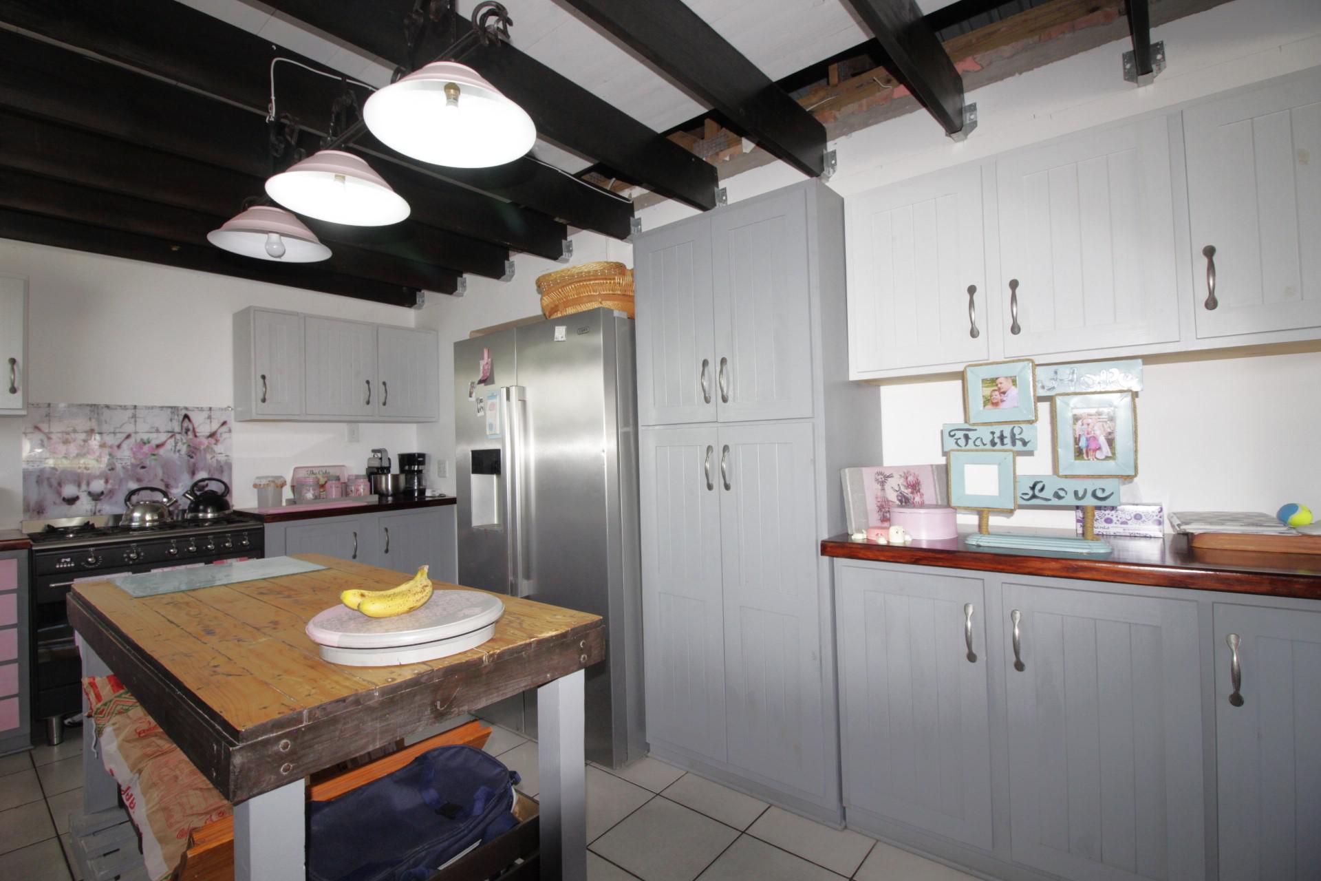  of property in Kabeljous