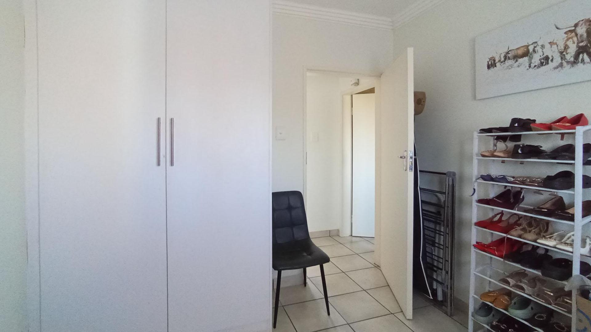 Bed Room 2 - 10 square meters of property in Pretoria North