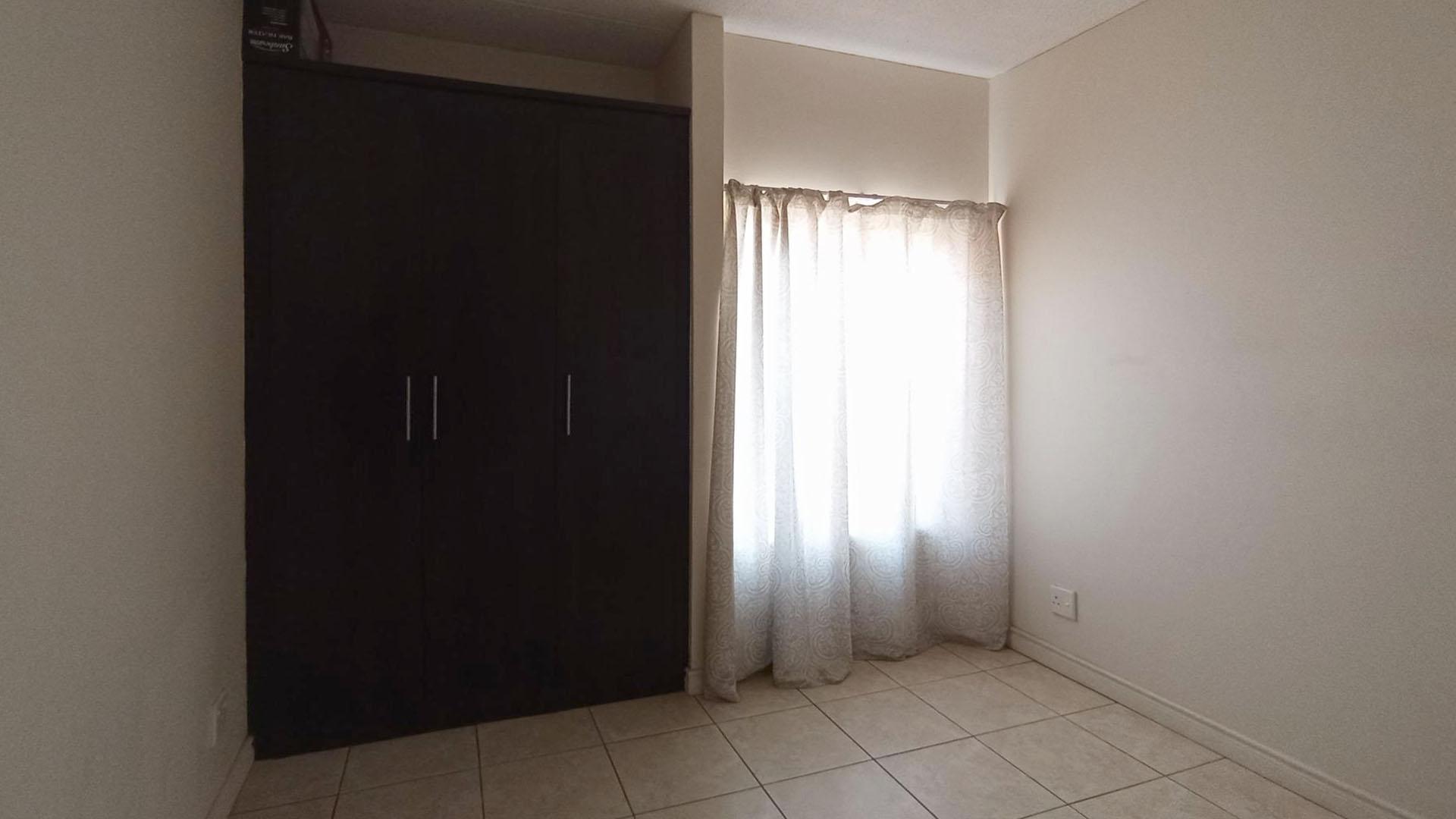Bed Room 1 - 12 square meters of property in Pretorius Park