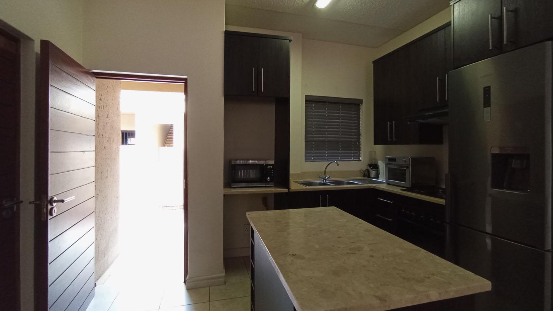 Kitchen - 13 square meters of property in Pretorius Park