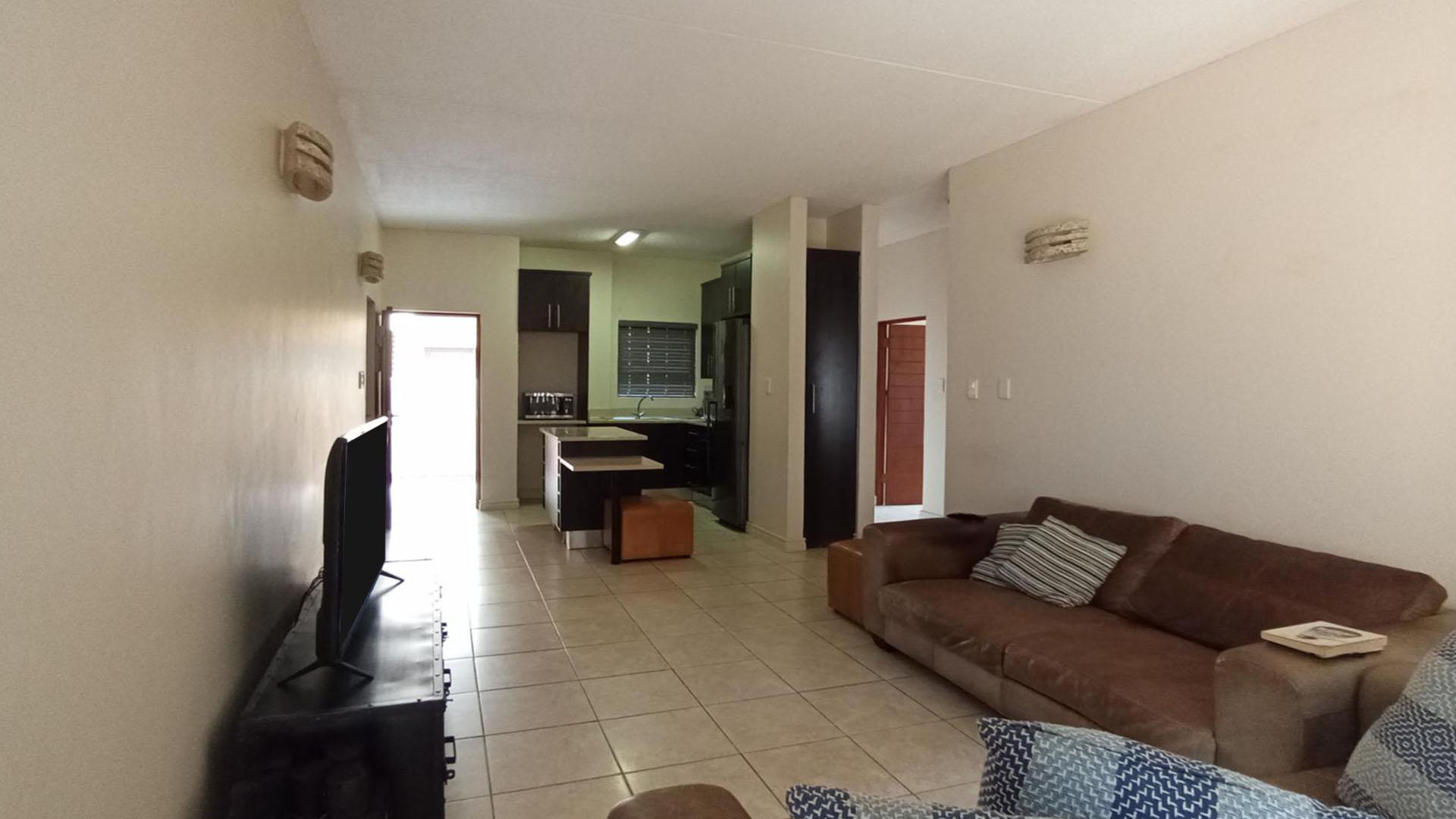 Lounges - 26 square meters of property in Pretorius Park