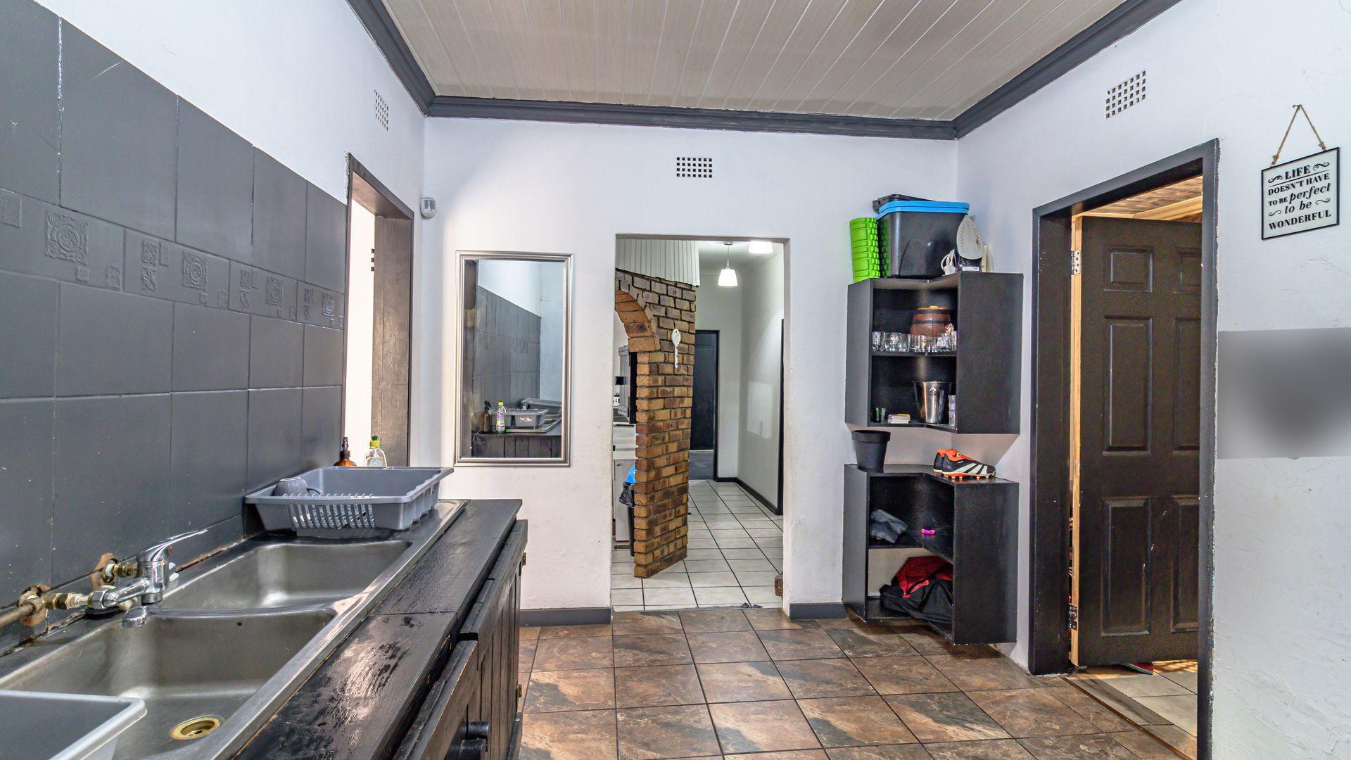 Laundry Room  of property in Westdene (JHB)